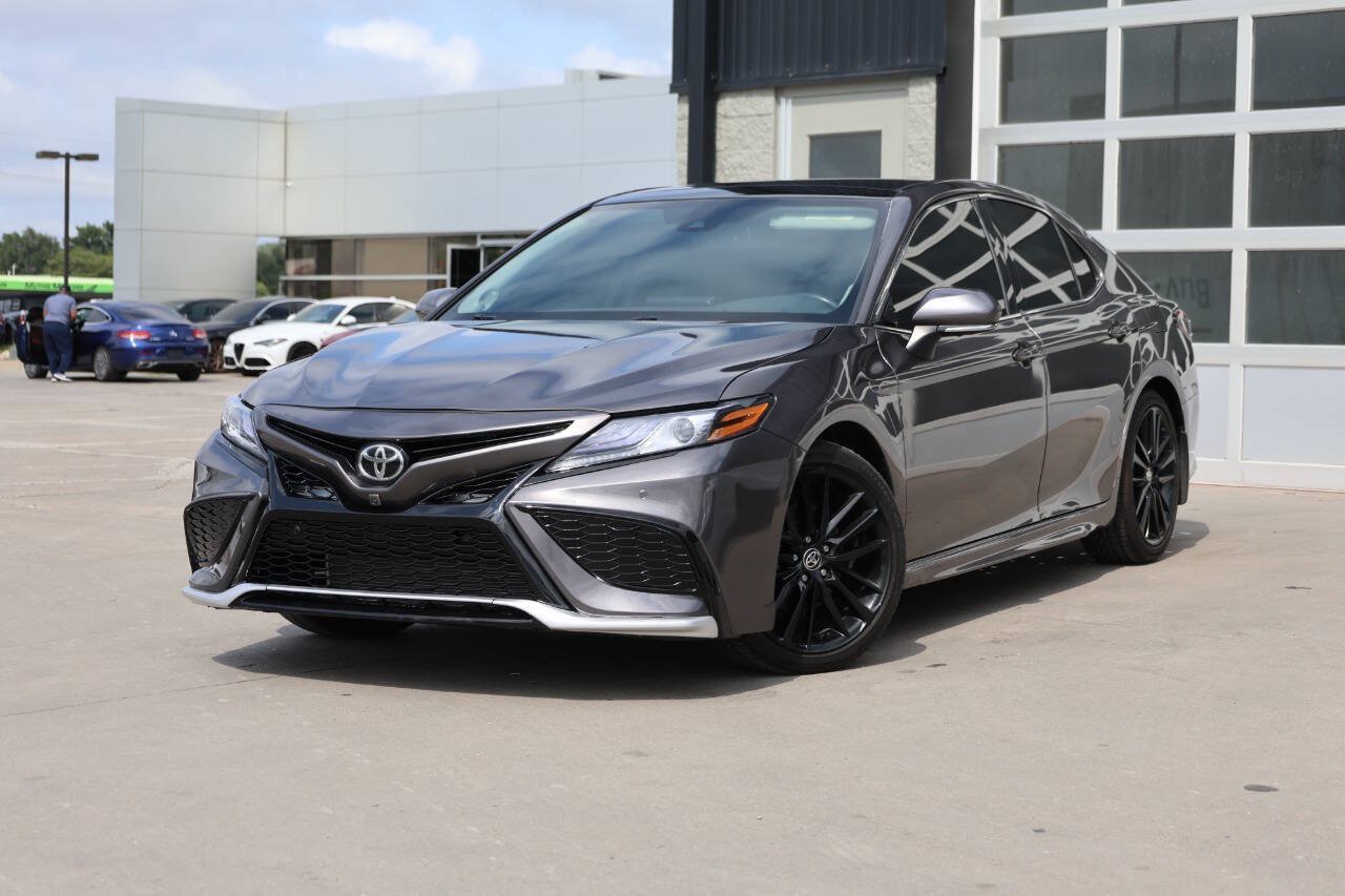 Used 2022 Toyota Camry XSE w/ Navigation Package FWD image 3