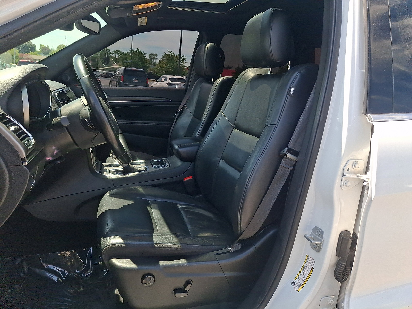 Used 2019 Jeep Grand Cherokee Limited AWD/4WD image 13