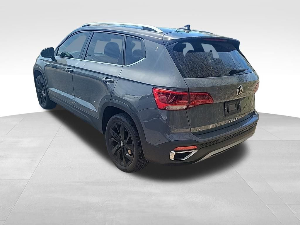 Used 2024 Volkswagen Taos SE image 2
