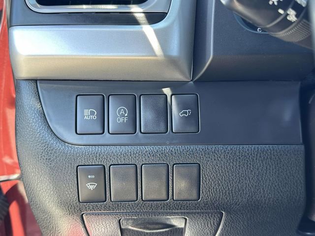 Used 2018 Toyota Highlander XLE AWD/4WD image 12