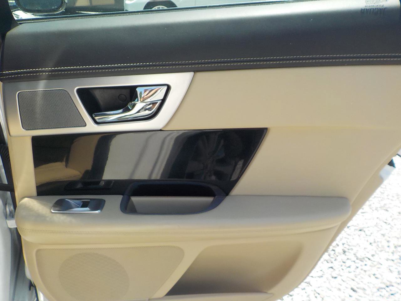 Used 2014 Jaguar XF 3.0 AWD/4WD image 29