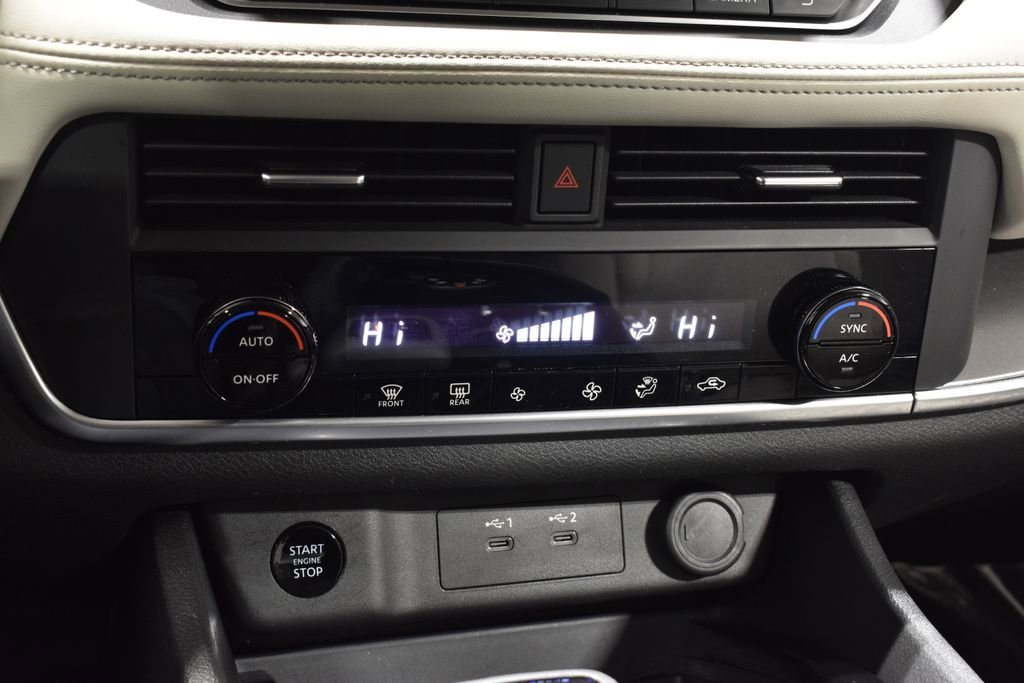 Used 2025 Nissan Rogue SV image 24