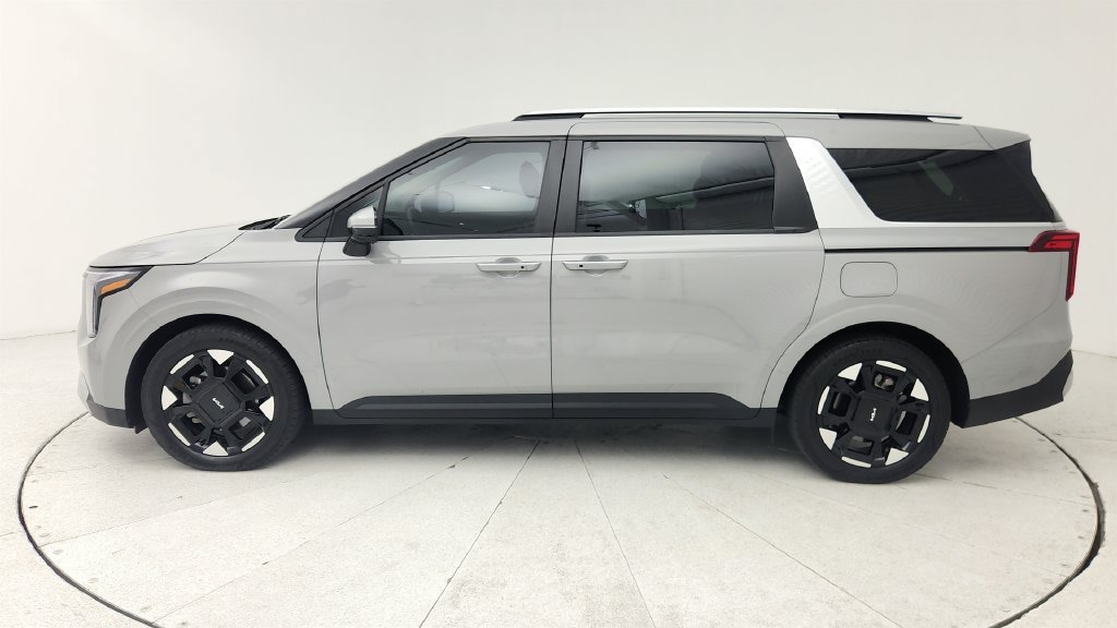 Used 2026 Kia Carnival EX FWD image 4