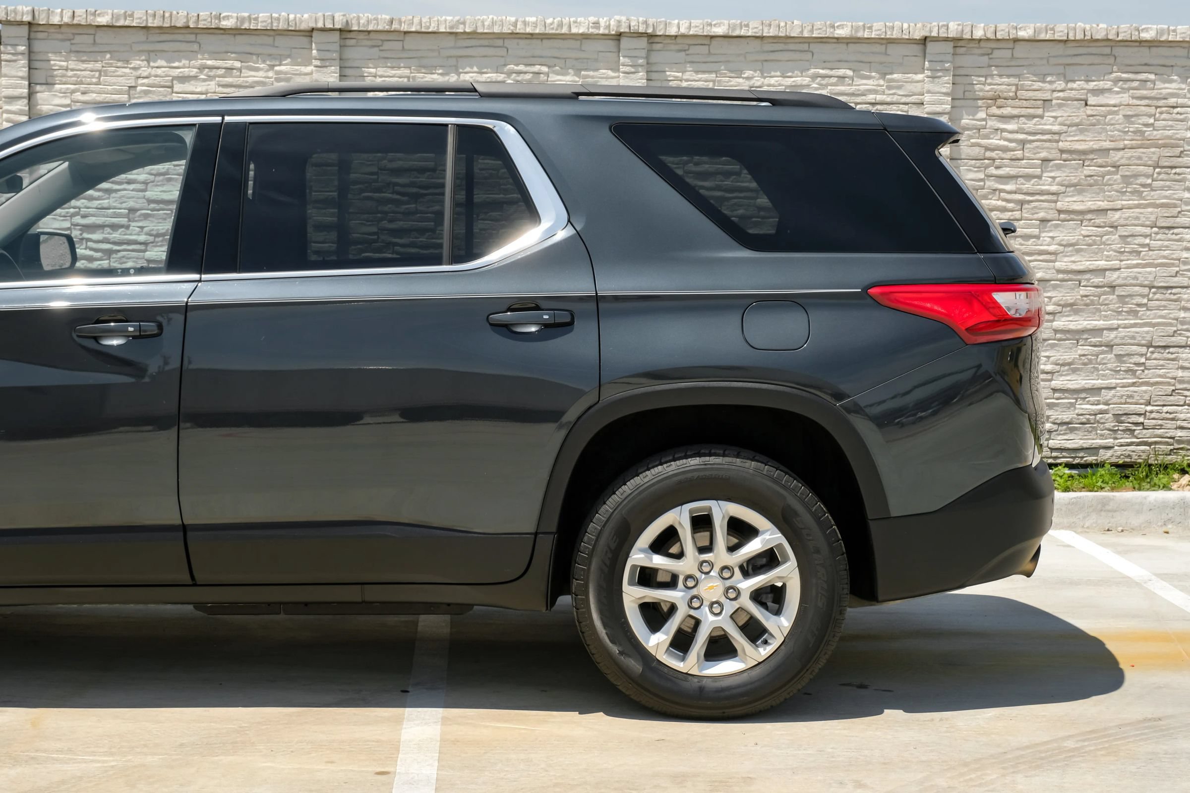 Used 2019 Chevrolet Traverse LT w/ LPO, Floor Liner Package AWD/4WD image 13