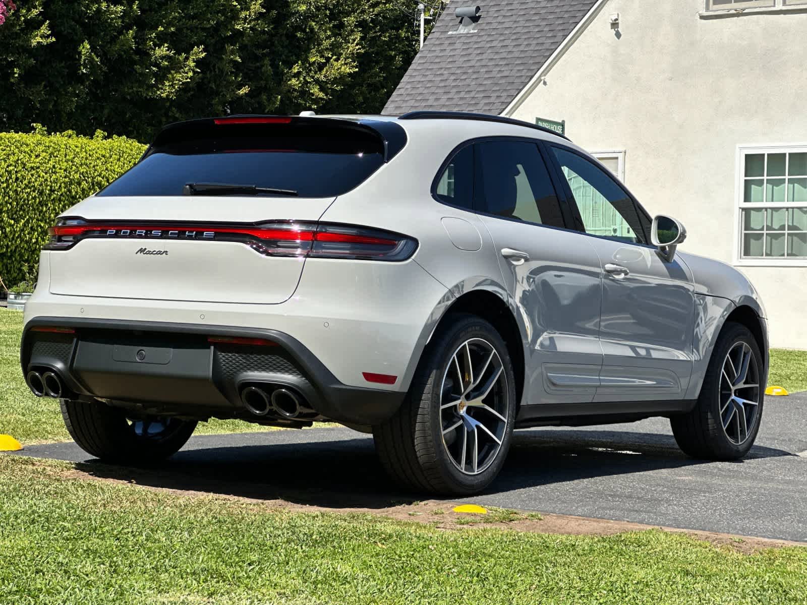 New 2026 Porsche Macan AWD/4WD image 8