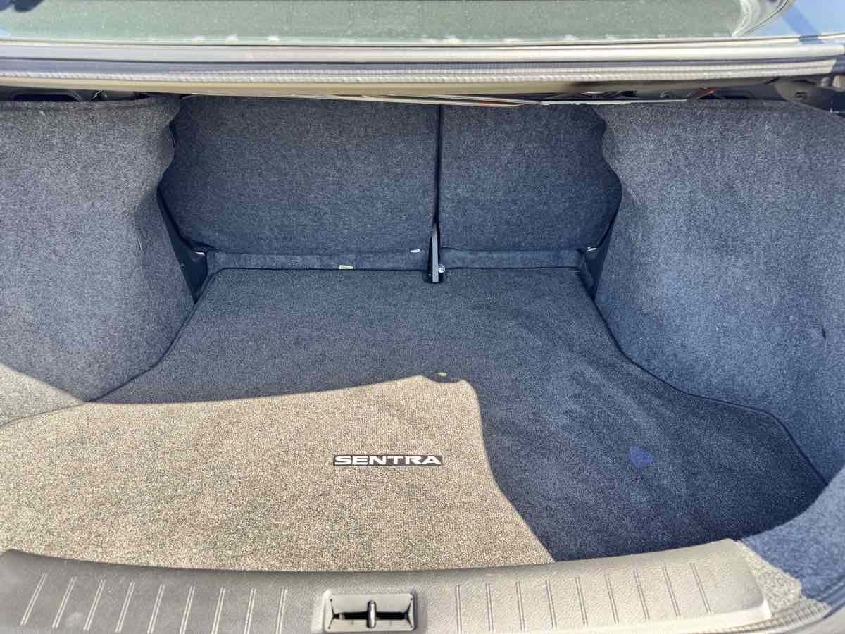 Used 2014 Nissan Sentra SR FWD image 26