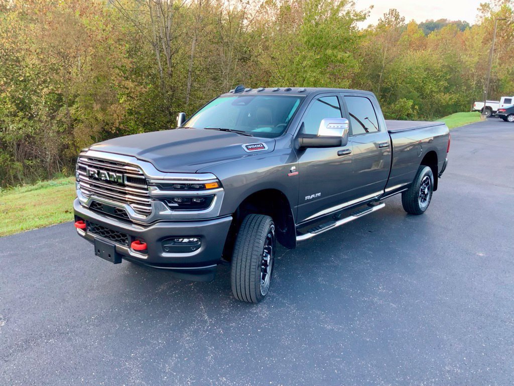 Used 2025 RAM 3500 Laramie AWD/4WD image 5