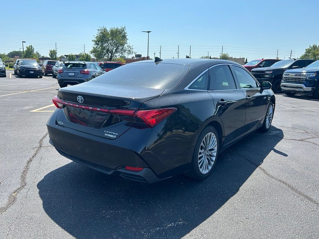 Used 2019 Toyota Avalon Limited FWD image 9