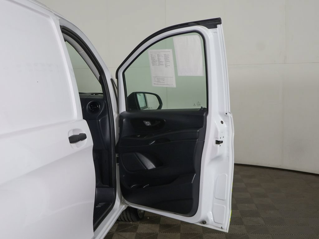 Used 2022 Mercedes-Benz Metris image 13