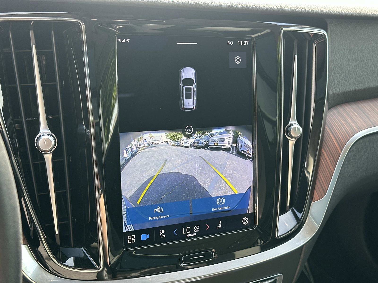 Certified 2023 Volvo V60 B5 Cross Country Plus w/ Climate Package image 12