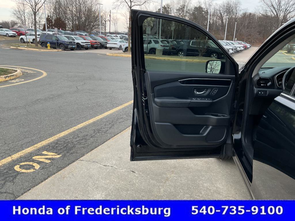 Used 2023 Honda Pilot Touring image 15
