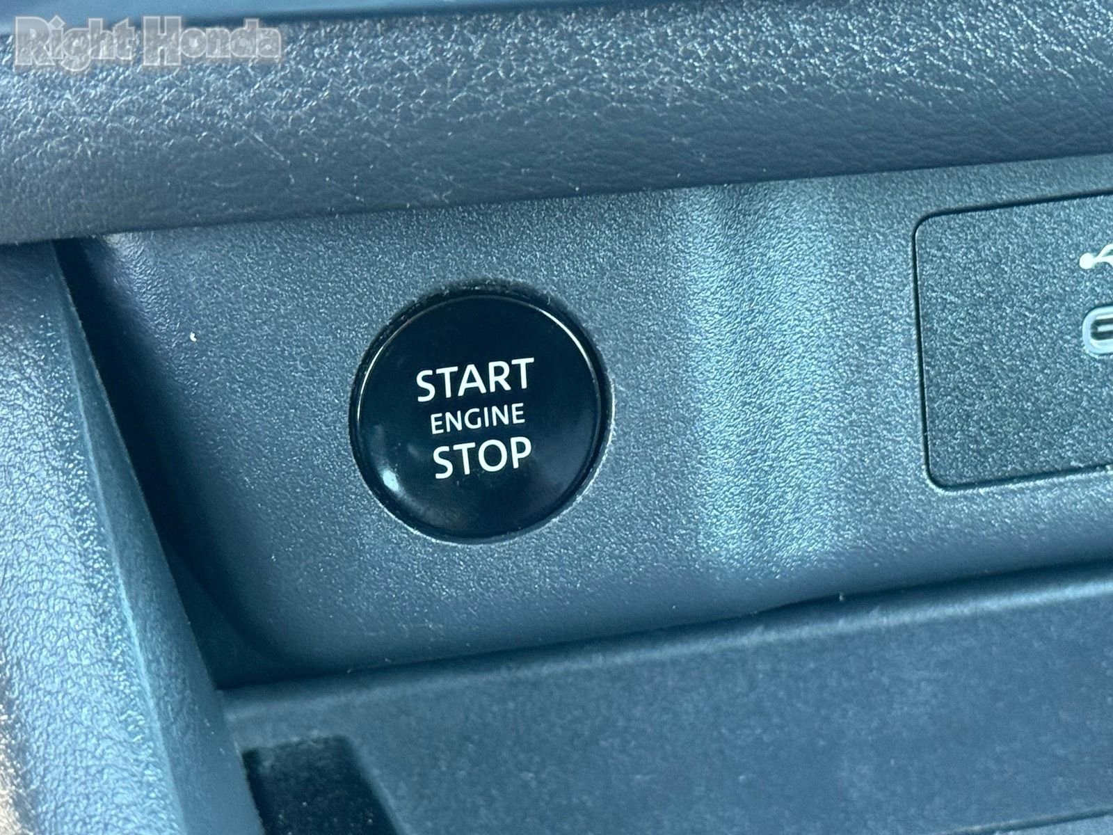 Used 2024 Nissan Rogue S image 26