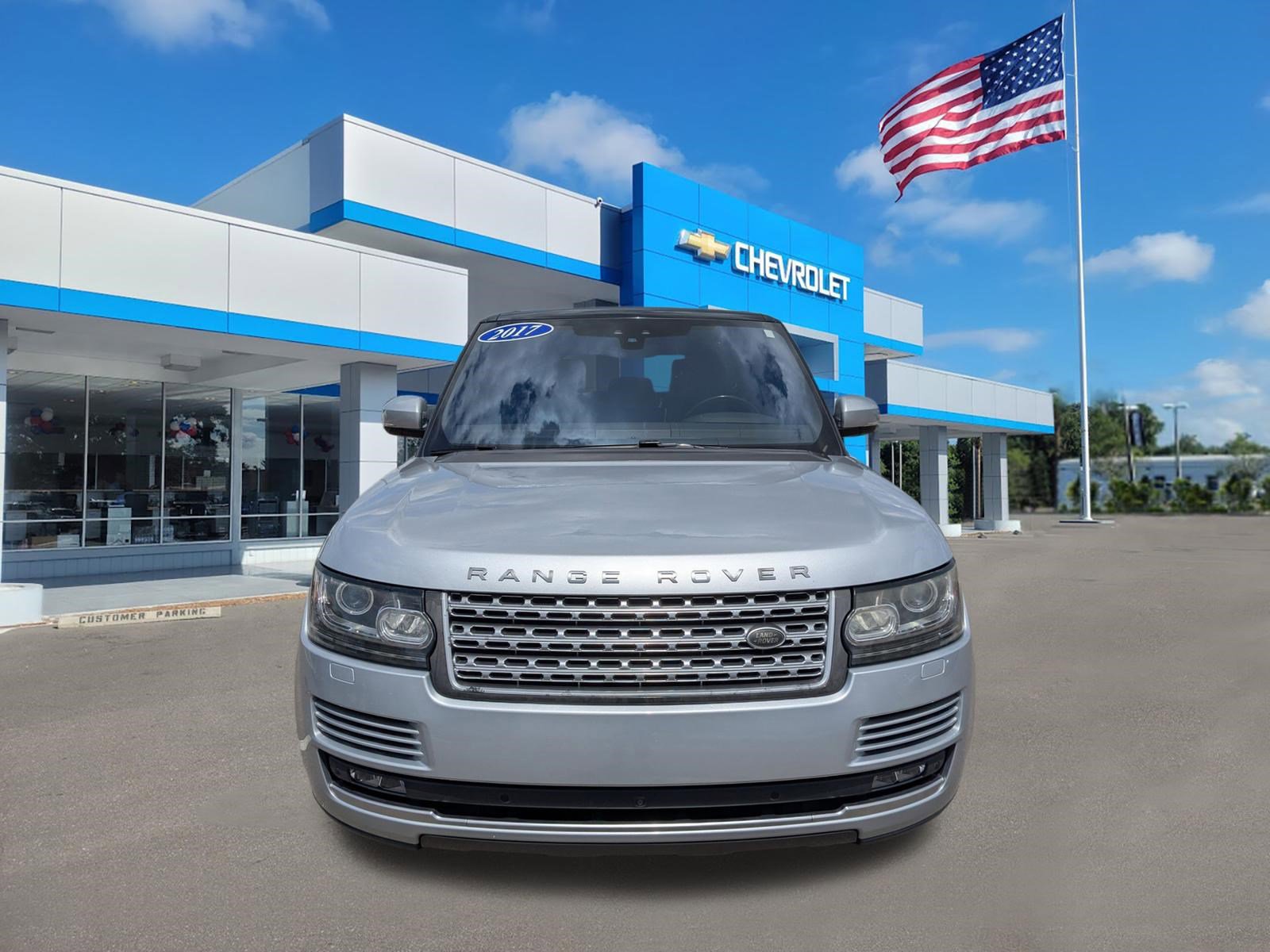 Used 2017 Land Rover Range Rover HSE AWD/4WD image 2