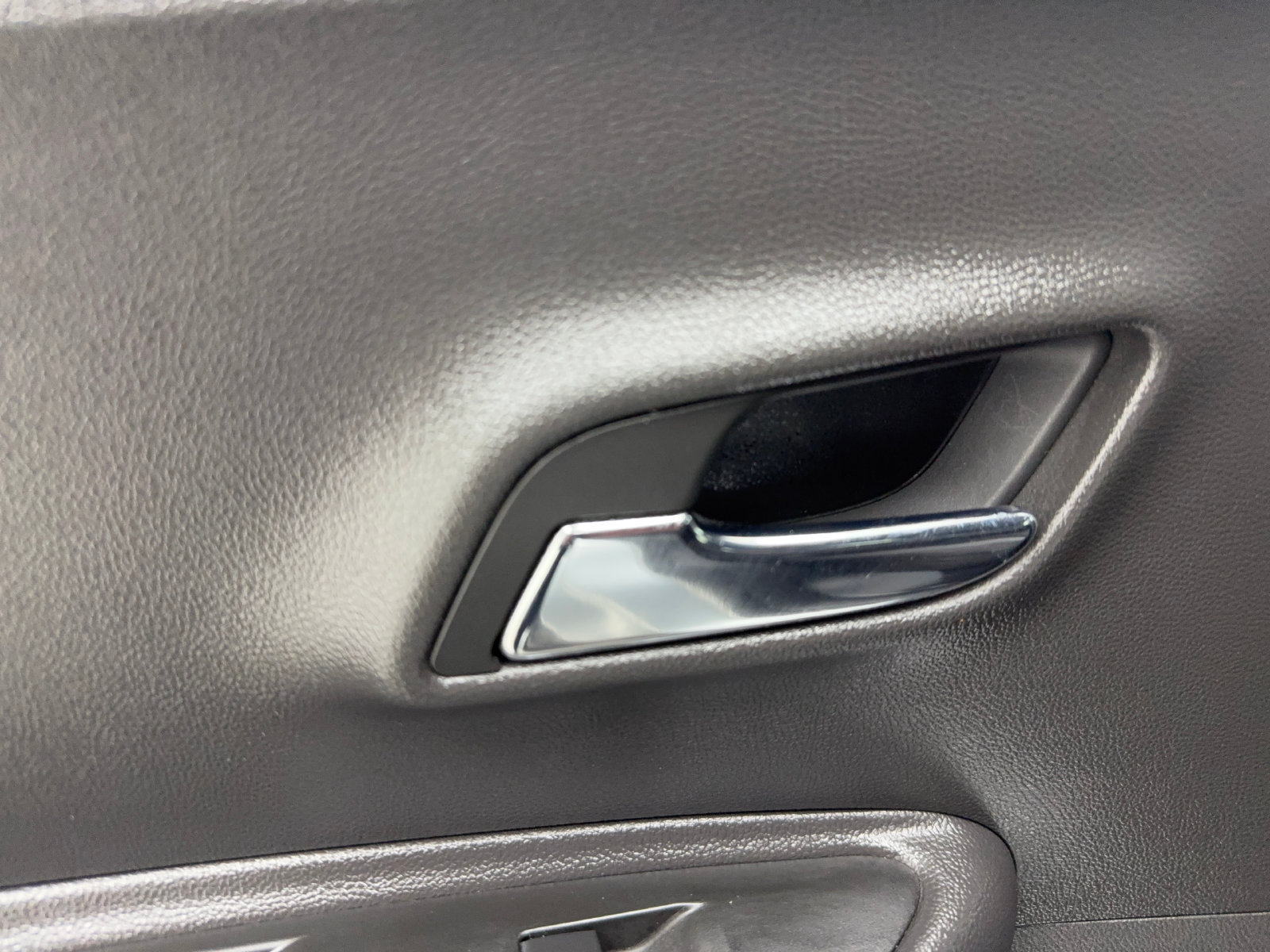 Used 2019 Chevrolet Trax LT w/ LT Convenience Package FWD image 44