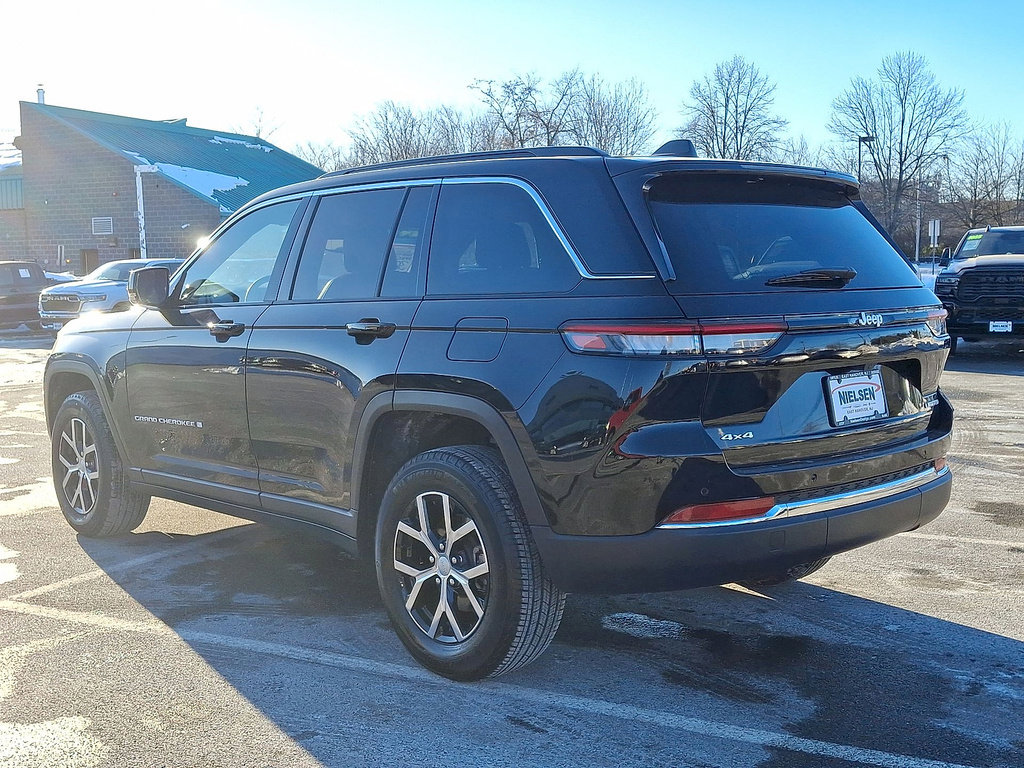 Used 2024 Jeep Grand Cherokee Limited image 22