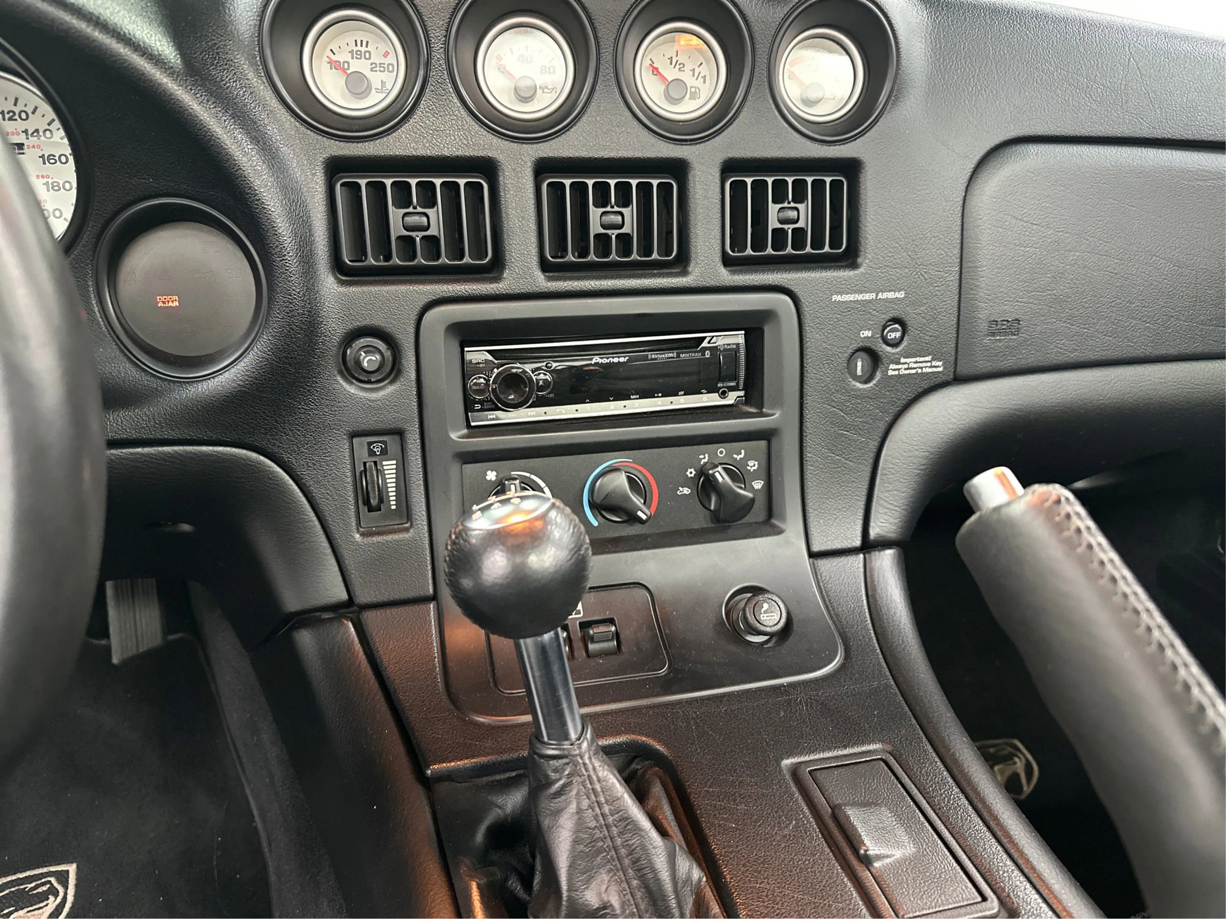 Used 2000 Dodge Viper RT/10 image 13