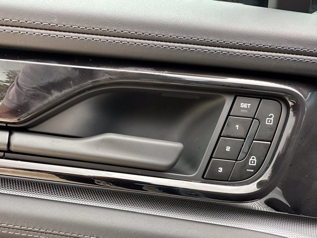 Certified 2026 Porsche Panamera 4 E-Hybrid AWD/4WD image 16