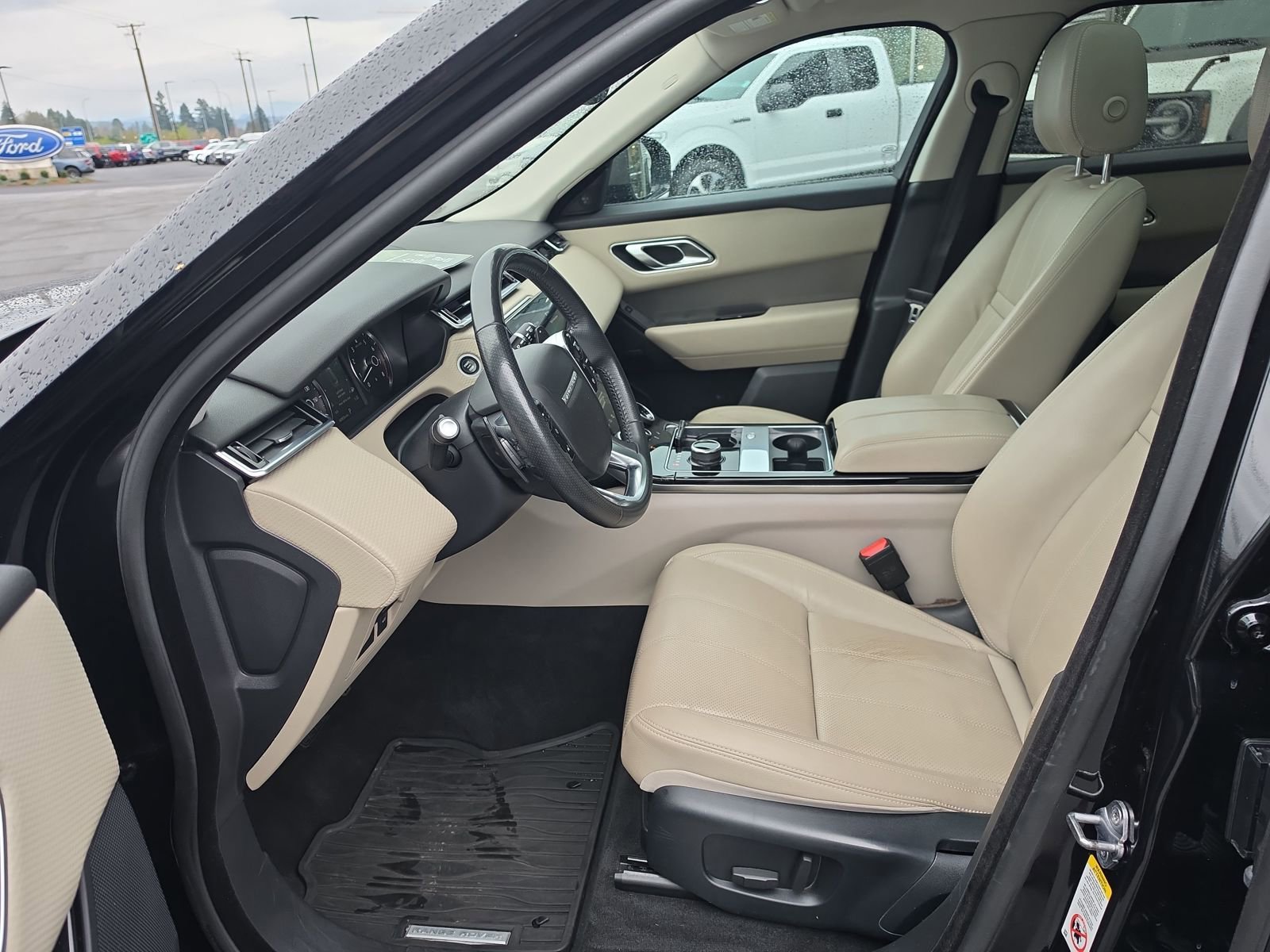 Used 2018 Land Rover Range Rover Velar S image 11