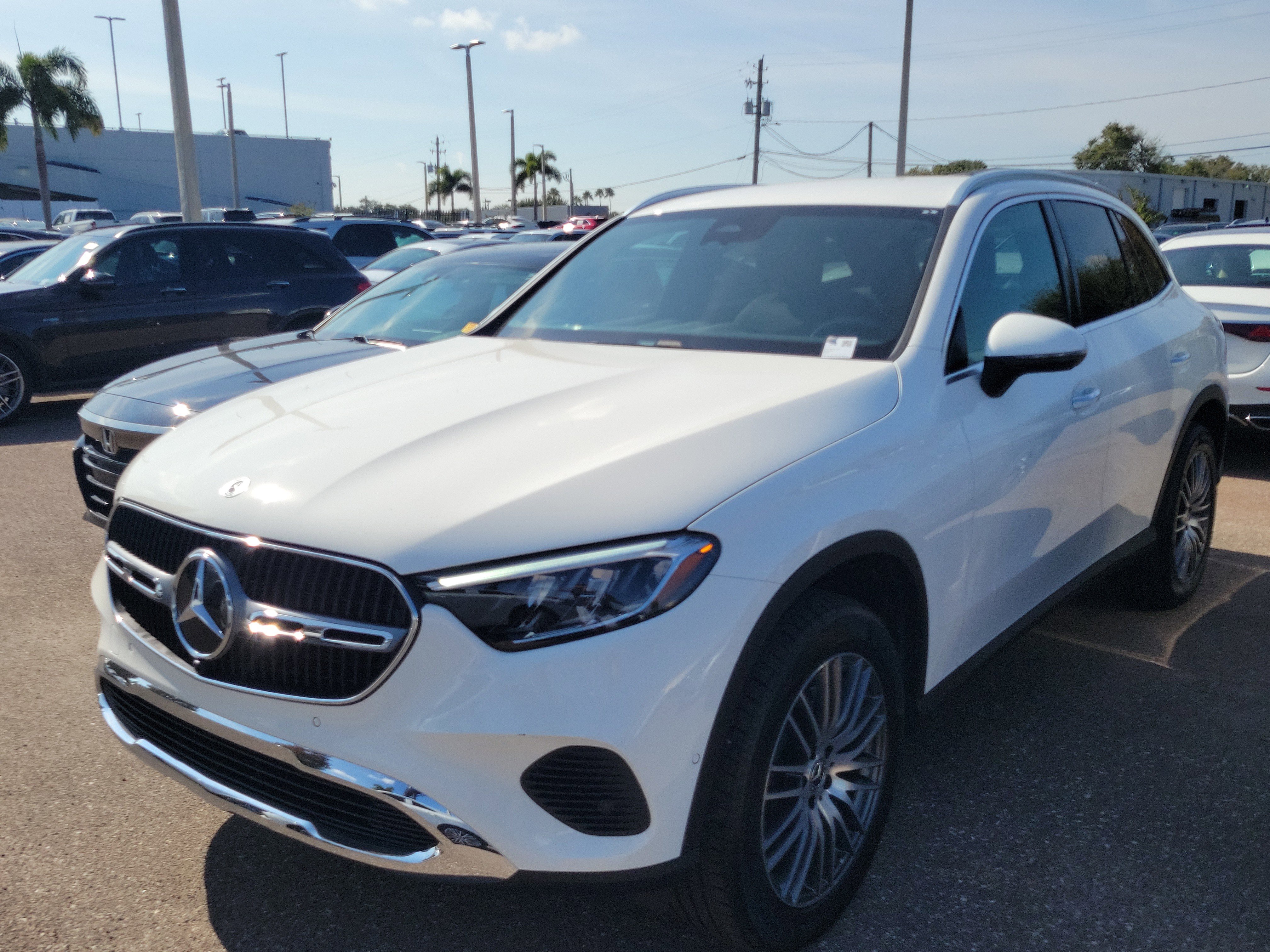 Certified 2025 Mercedes-Benz GLC 300 image 2