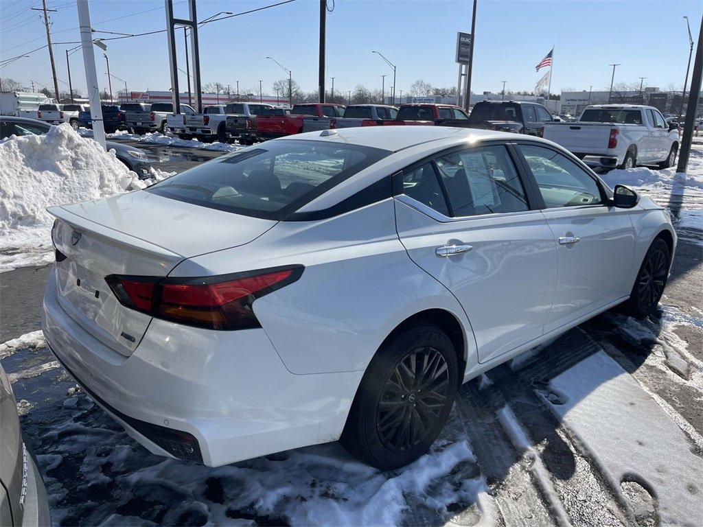 Used 2025 Nissan Altima 2.5 SV w/ SV Special Edition Package image 10