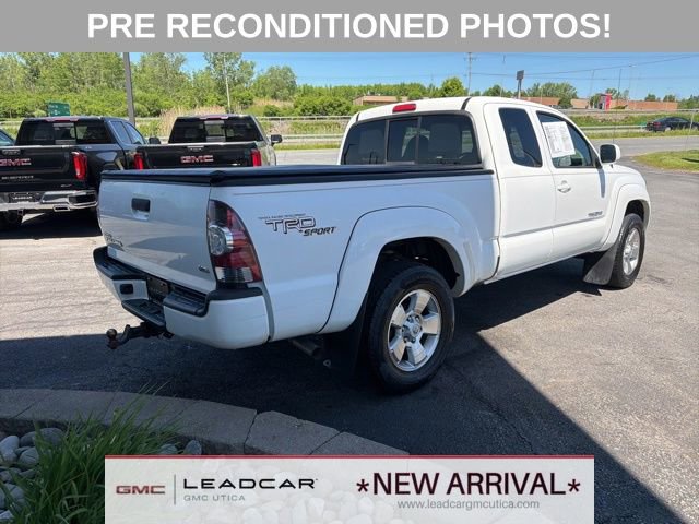 Used 2011 Toyota Tacoma 4x4 Access Cab V6 w/ TRD Sport Pkg image 5