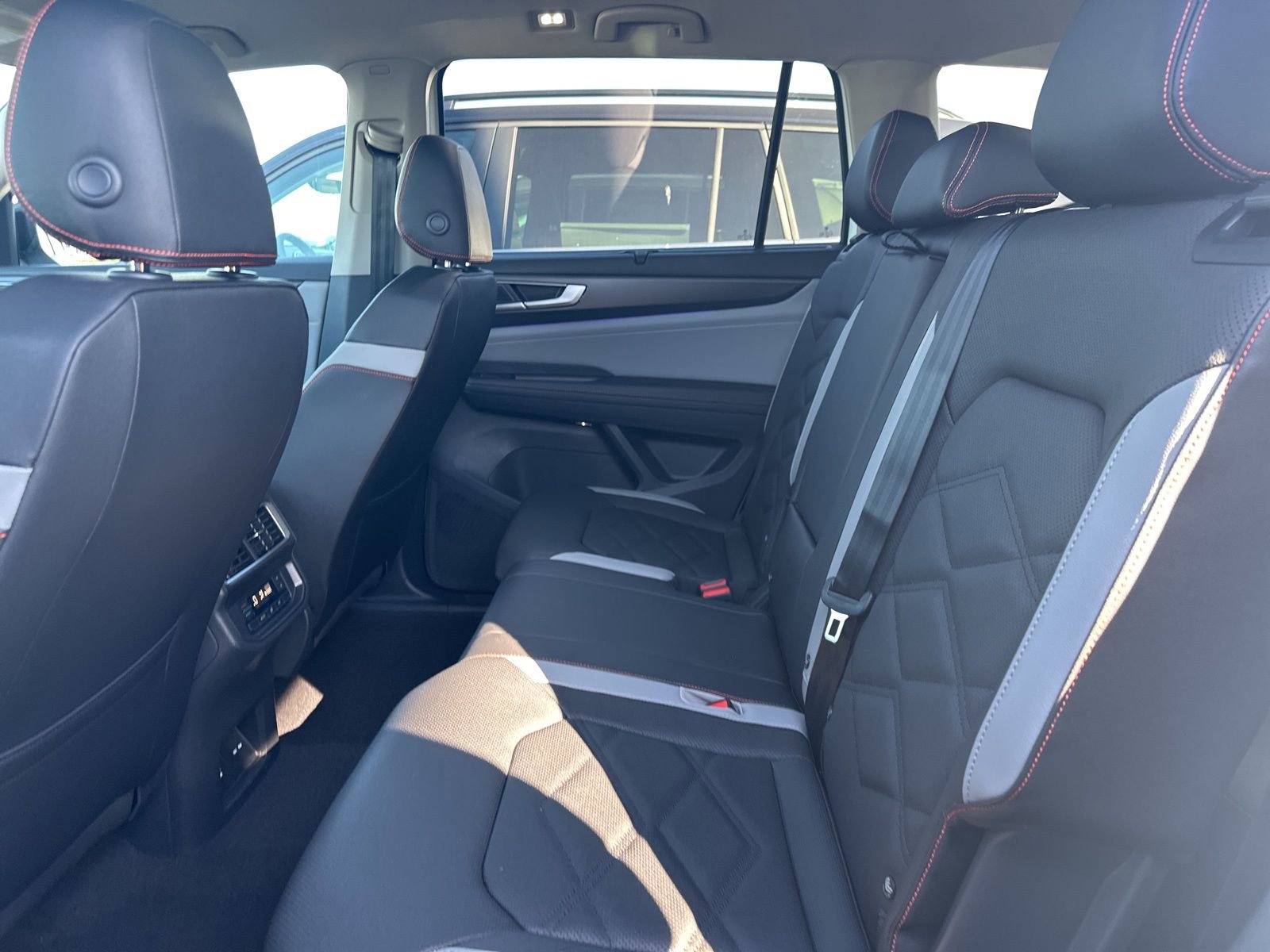 New 2026 Volkswagen Atlas Peak Edition image 35