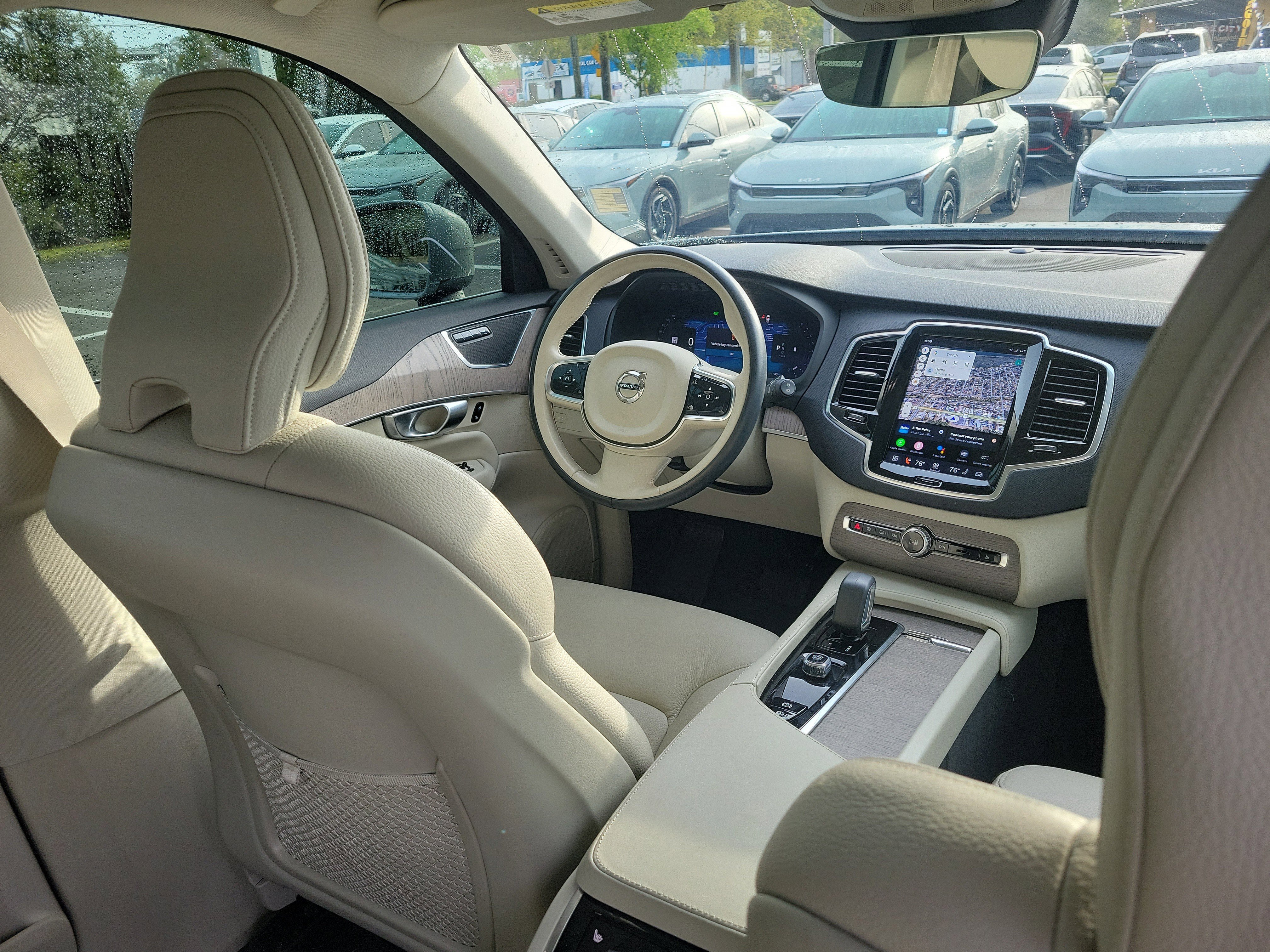 Used 2024 Volvo XC90 B6 Plus w/ Protection Package Premier image 13