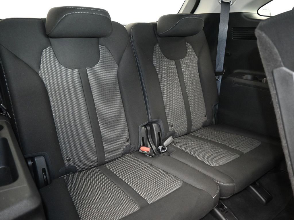Used 2023 Kia Sorento LX image 36