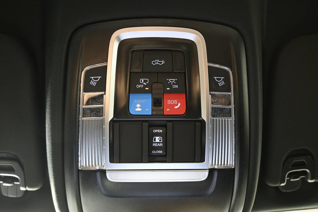 Used 2026 RAM 1500 Laramie AWD/4WD image 34