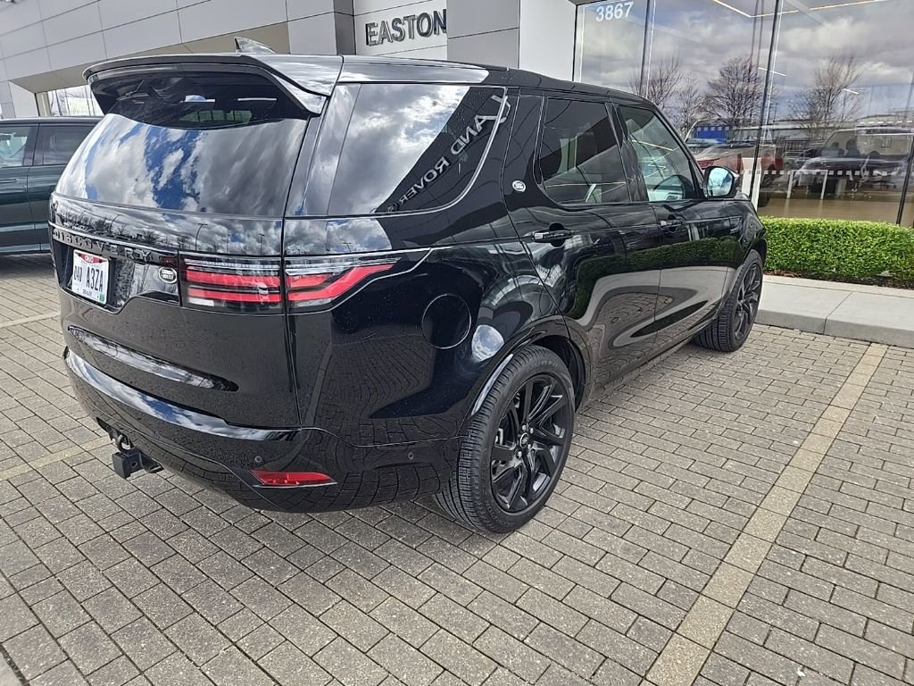 Used 2023 Land Rover Discovery S R-Dynamic image 5