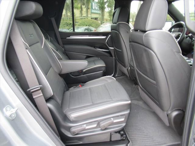 Certified 2025 Cadillac Escalade Premium Luxury w/ LPO, Radiant Package image 35