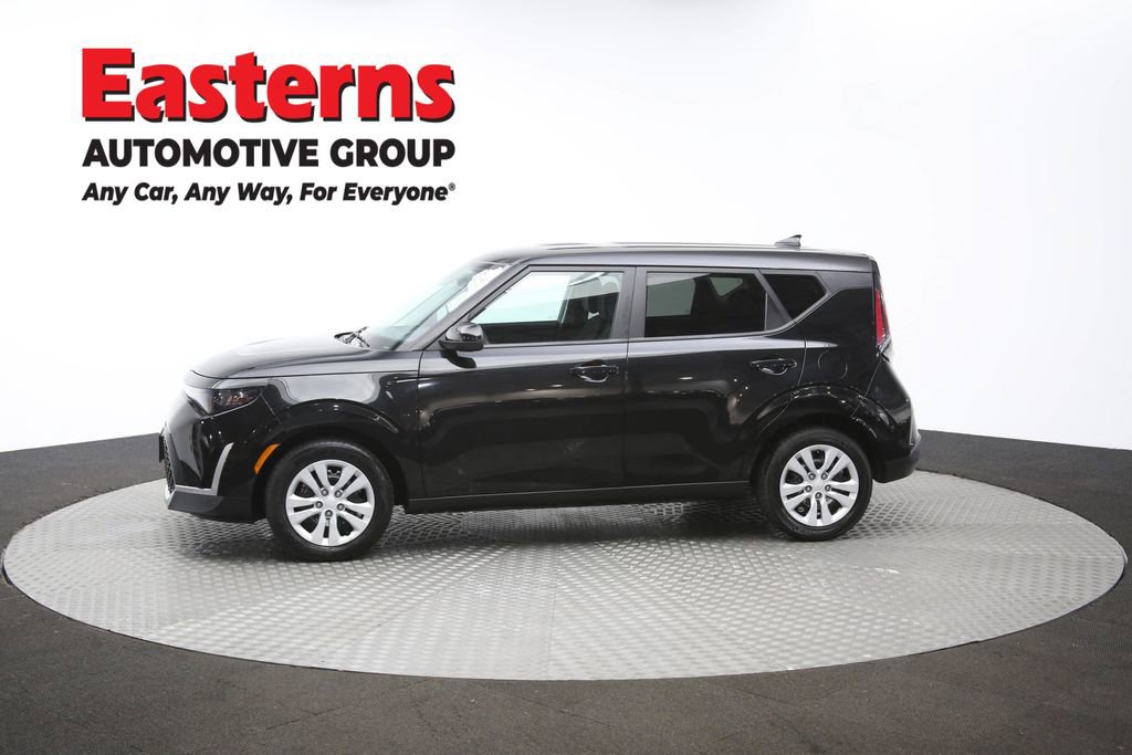 Used 2023 Kia Soul LX image 97