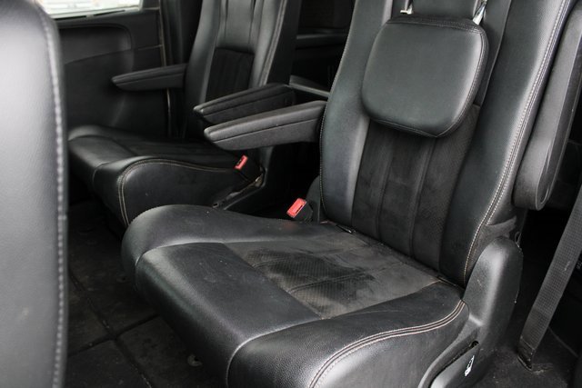 Used 2016 Dodge Grand Caravan SXT image 6