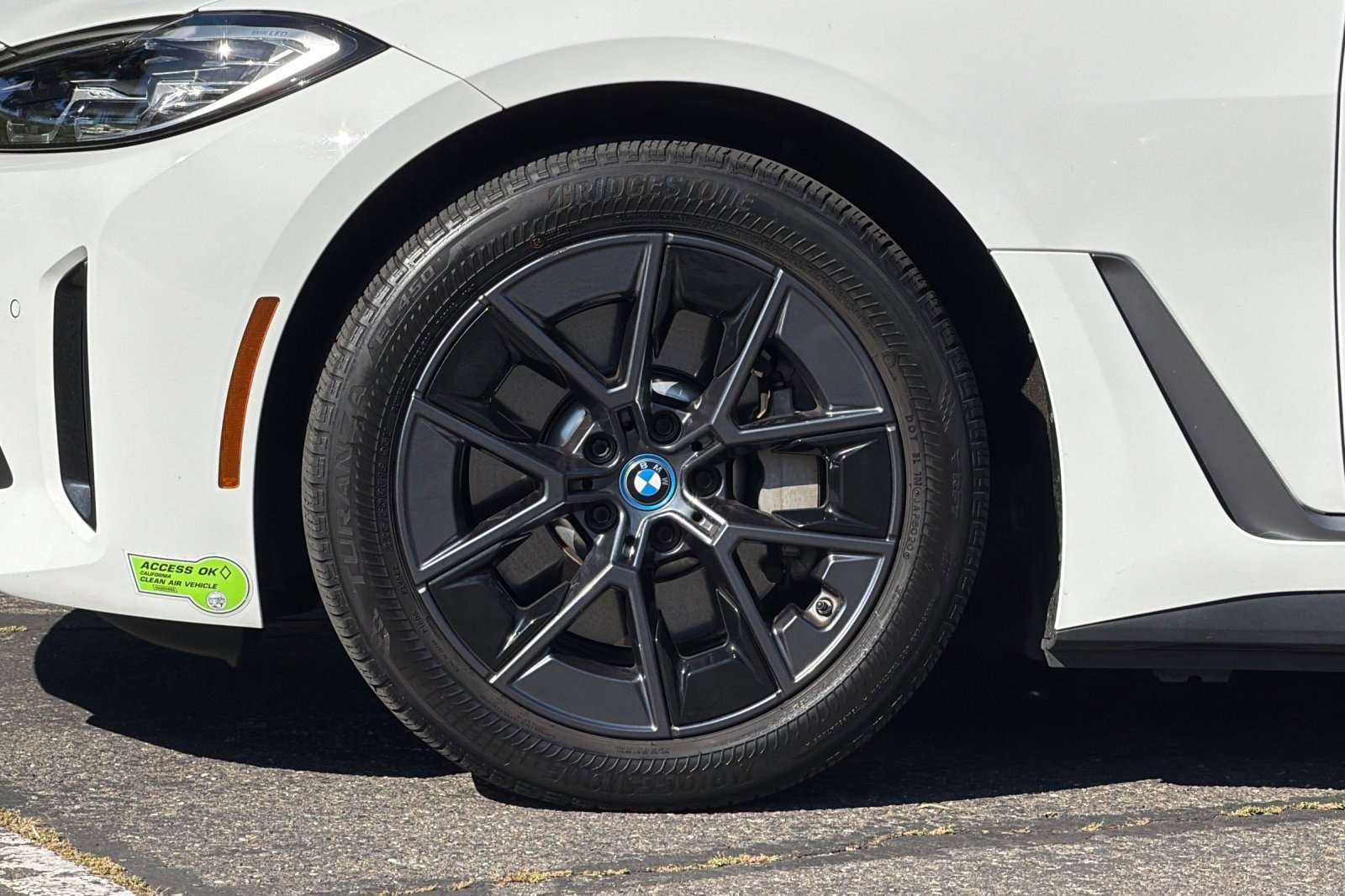 Used 2023 BMW i4 eDrive35 w/ Premium Package image 36