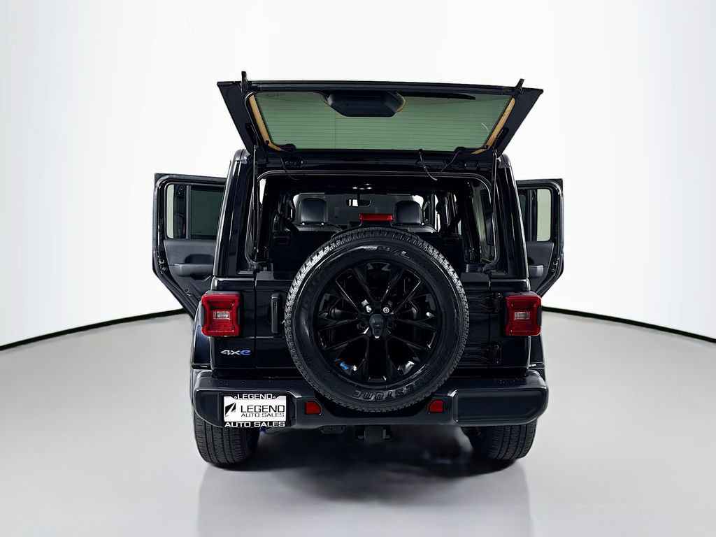 Used 2023 Jeep Wrangler Unlimited Sahara w/ Cold Weather Group AWD/4WD image 24