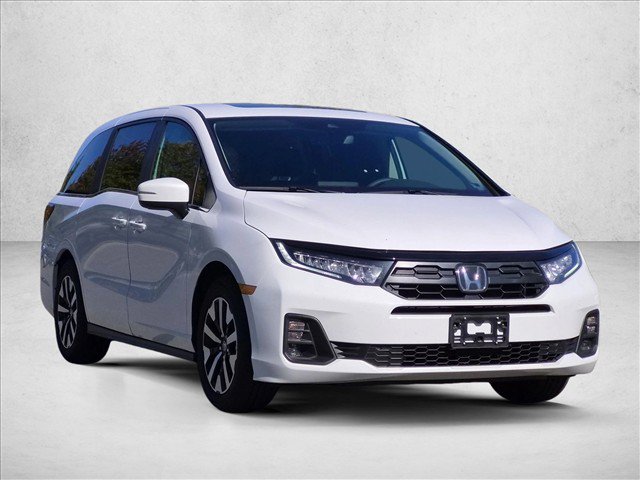 Certified 2026 Honda Odyssey EX-L image 3