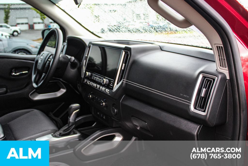 Used 2025 Nissan Frontier SV RWD image 22