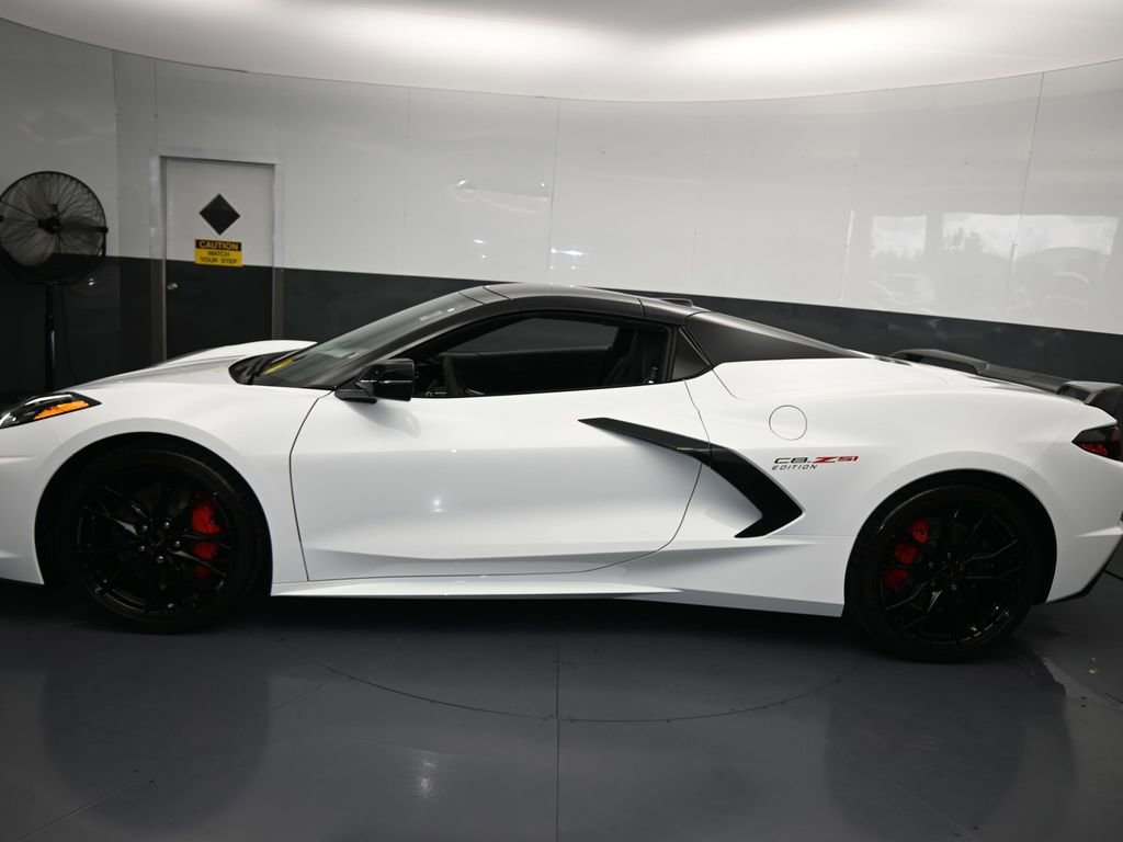 Used 2024 Chevrolet Corvette Stingray Convertible w/ Z51 Performance Package image 13