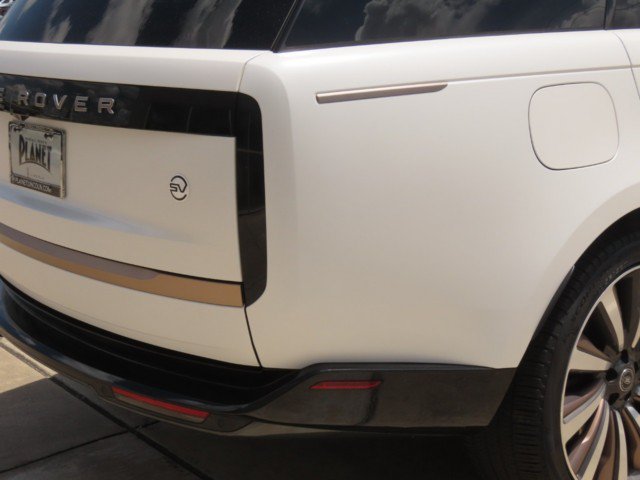 Used 2024 Land Rover Range Rover SV AWD/4WD image 11
