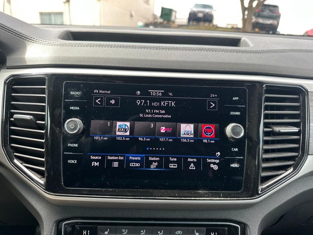 Used 2023 Volkswagen Atlas Cross Sport SE image 44