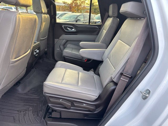 Used 2024 GMC Yukon SLT w/ SLT Premium Package AWD/4WD image 19