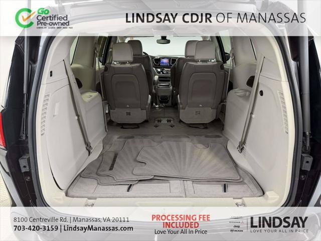 Certified 2017 Chrysler Pacifica Touring-L w/ Tire & Wheel Group FWD image 18