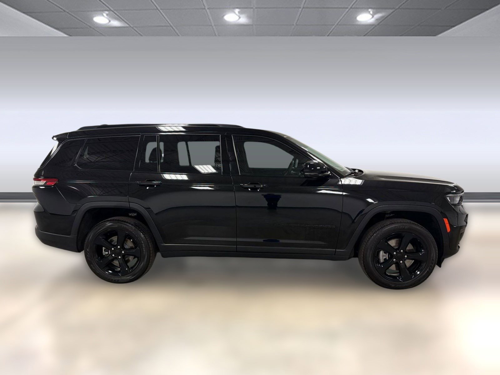 Used 2025 Jeep Grand Cherokee L Altitude image 7