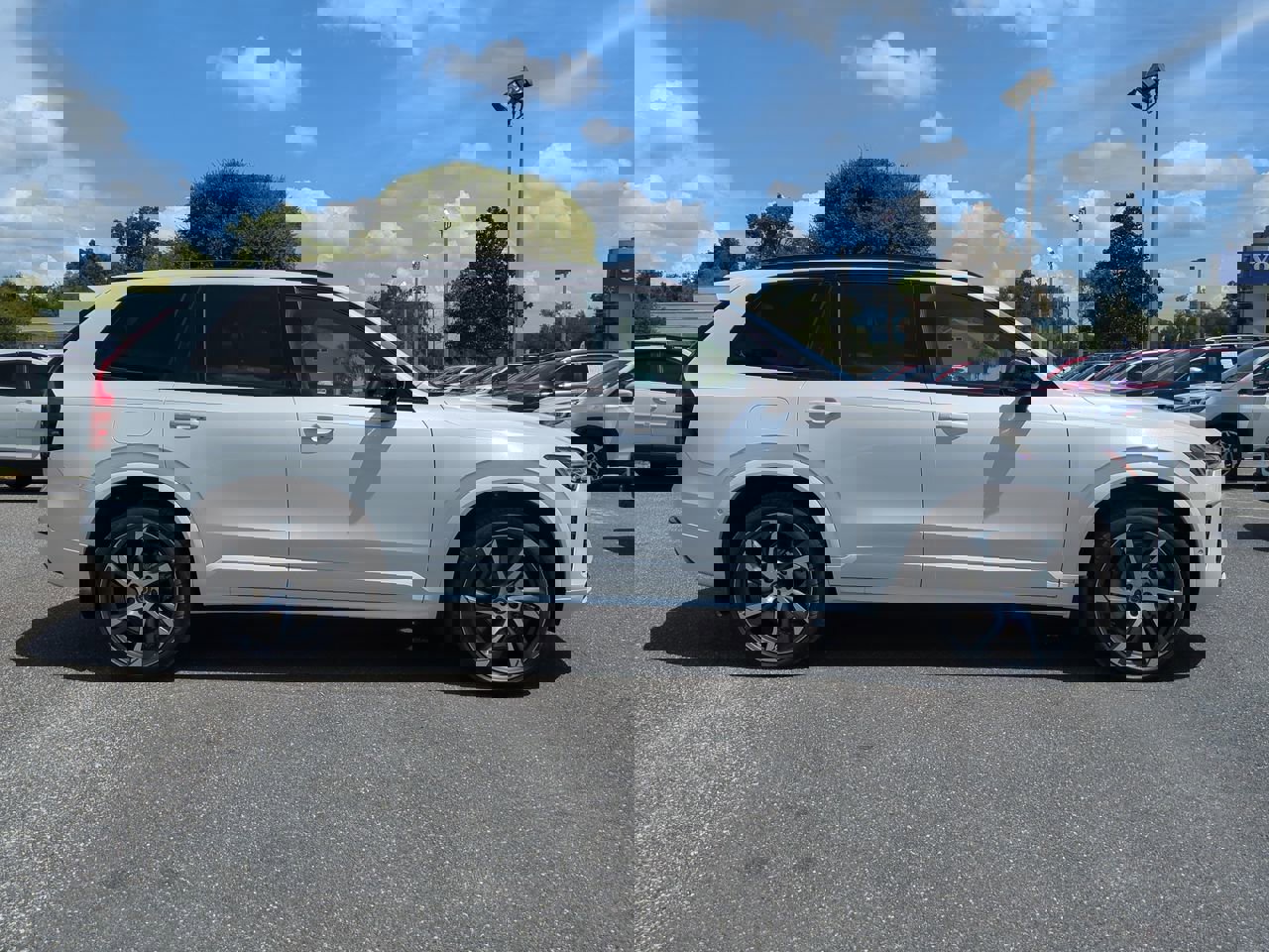 New 2026 Volvo XC90 B6 Ultra w/ Lounge Package image 3