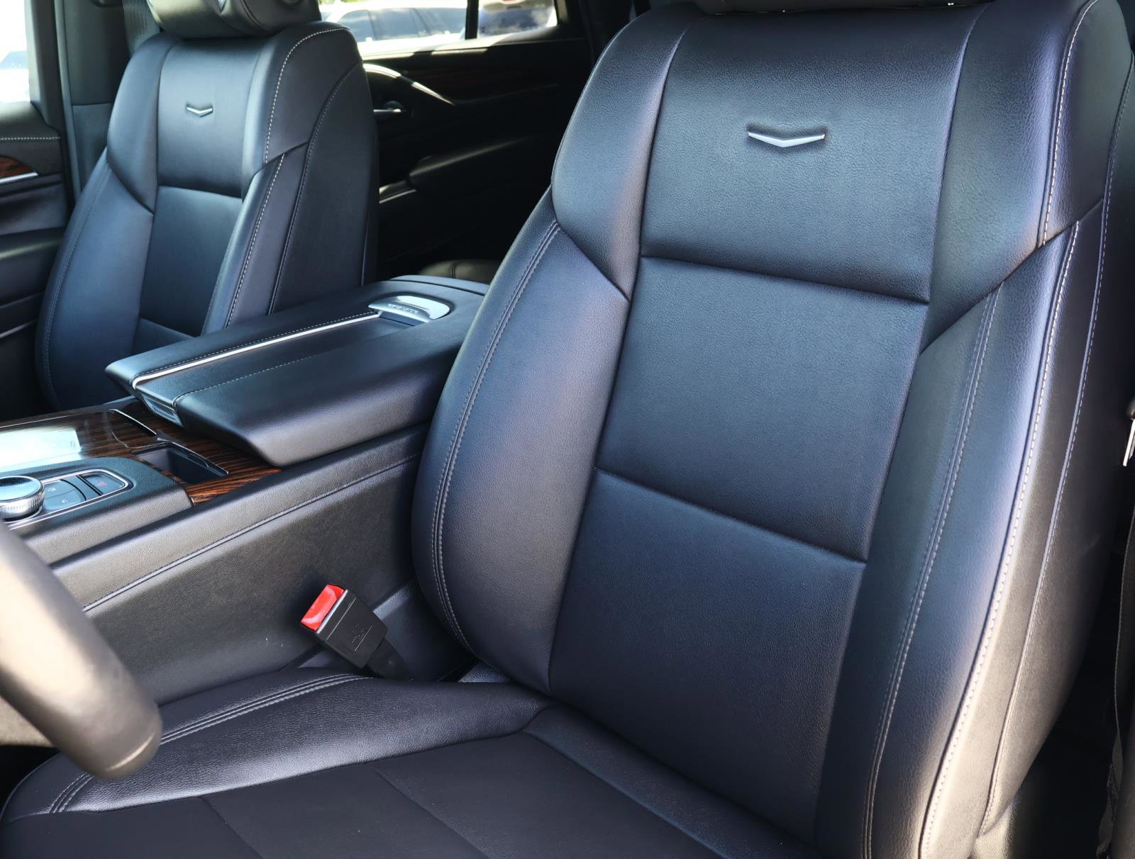 Used 2022 Cadillac Escalade Luxury w/ LPO, Floor Liner Package image 18