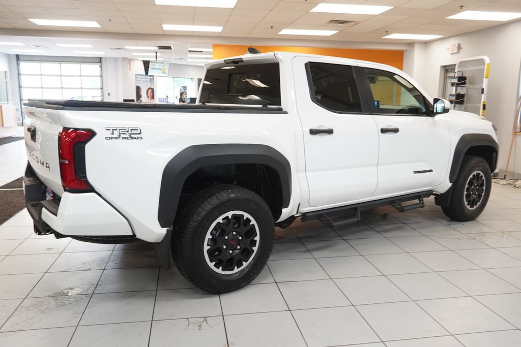 Used 2024 Toyota Tacoma TRD Off-Road w/ TRD Off Road Upgrade Package AWD/4WD image 11