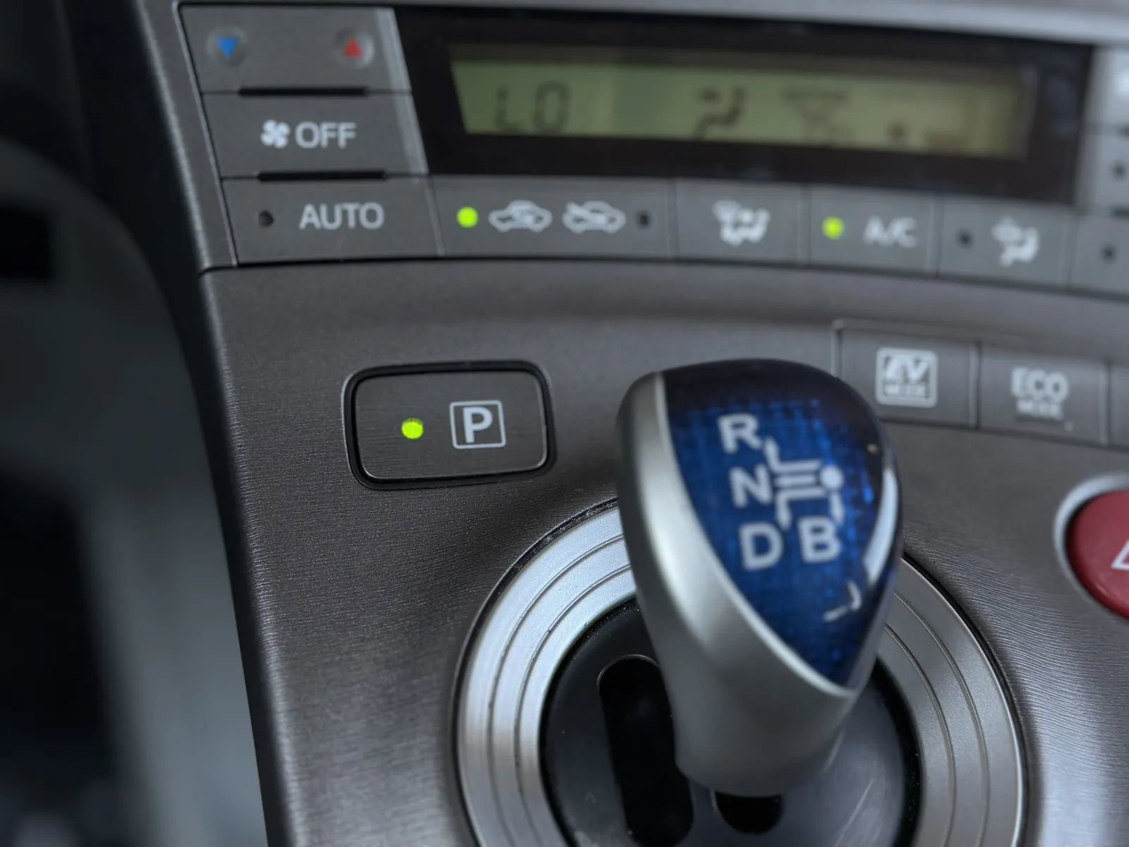 Used 2014 Toyota Prius Two image 30