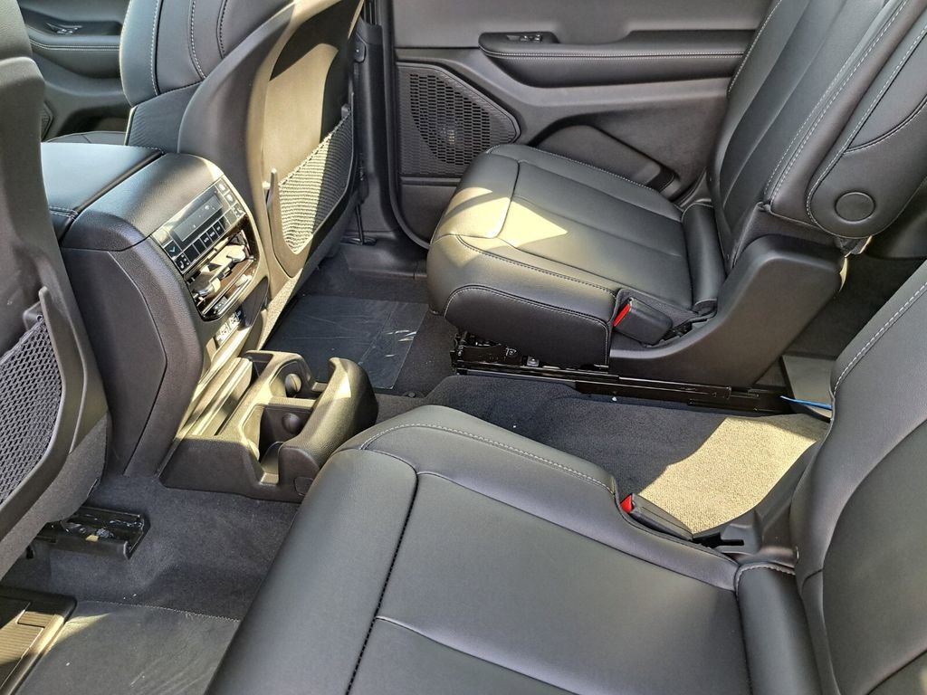 New 2025 Jeep Grand Cherokee L Limited image 23