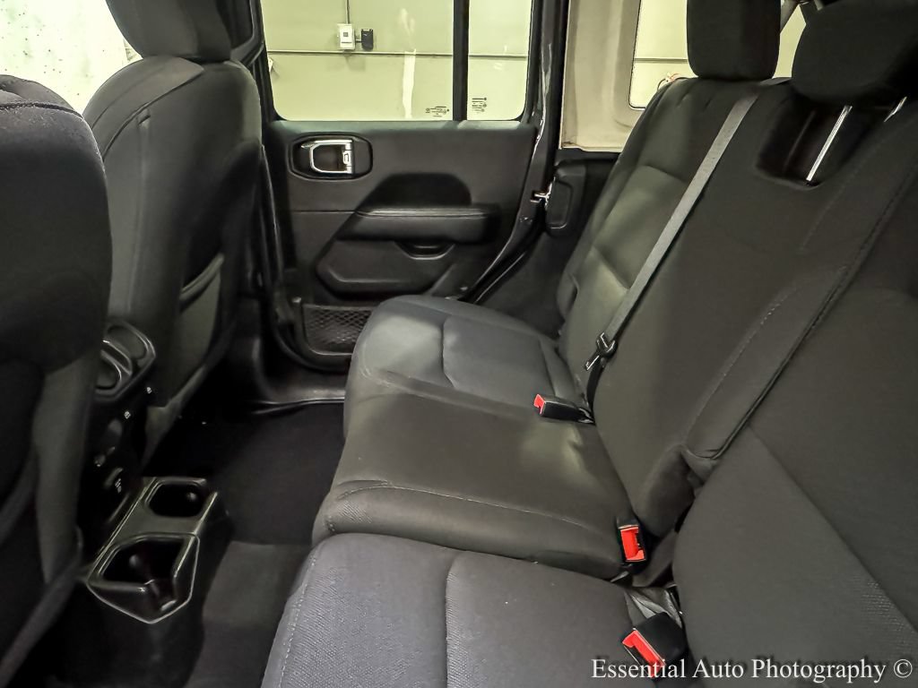 Used 2022 Jeep Wrangler Unlimited Sahara w/ Safety Group AWD/4WD image 11