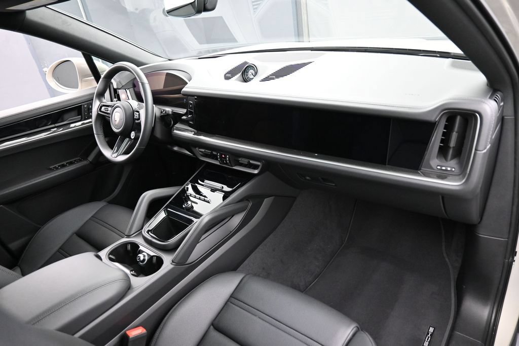 Certified 2026 Porsche Cayenne S AWD/4WD image 31